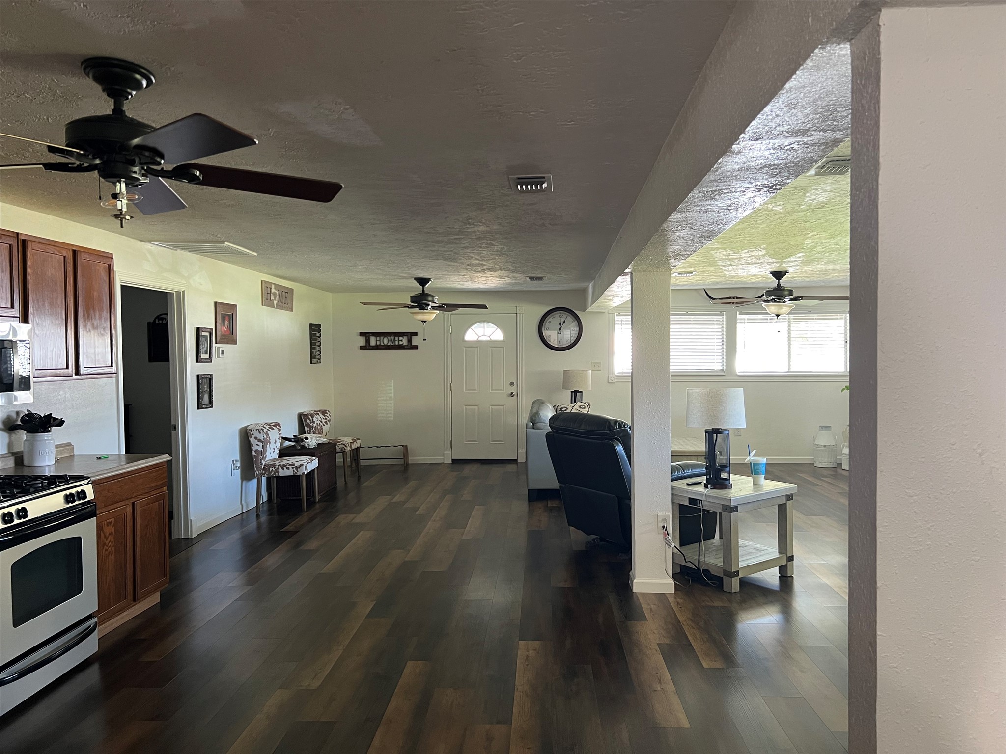 2723 Farm To Market 1010 Road Cleveland, TX 77327 - Photo 7 of 25 Kitchen area