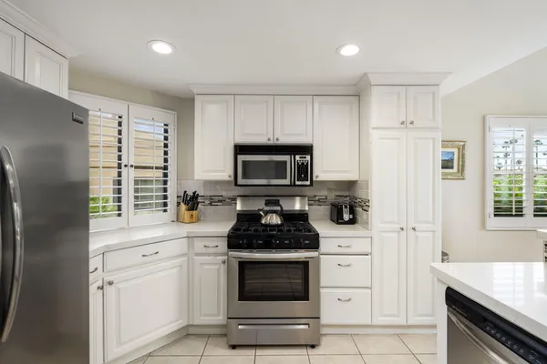 $3,900 | 76761 Chrysanthemum Way, Palm Desert, CA 92211