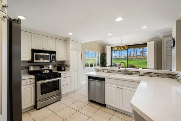 $3,900 | 76761 Chrysanthemum Way, Palm Desert, CA 92211