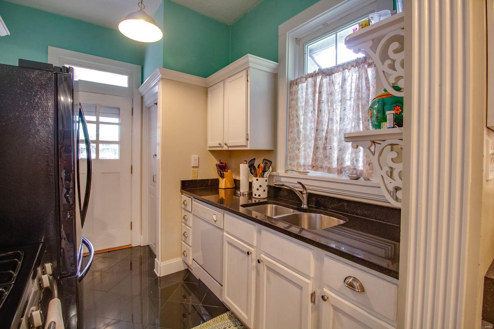 509 Beacon Street Alton, IL 62002 - Photo 11 of 31 Gallery Image 11