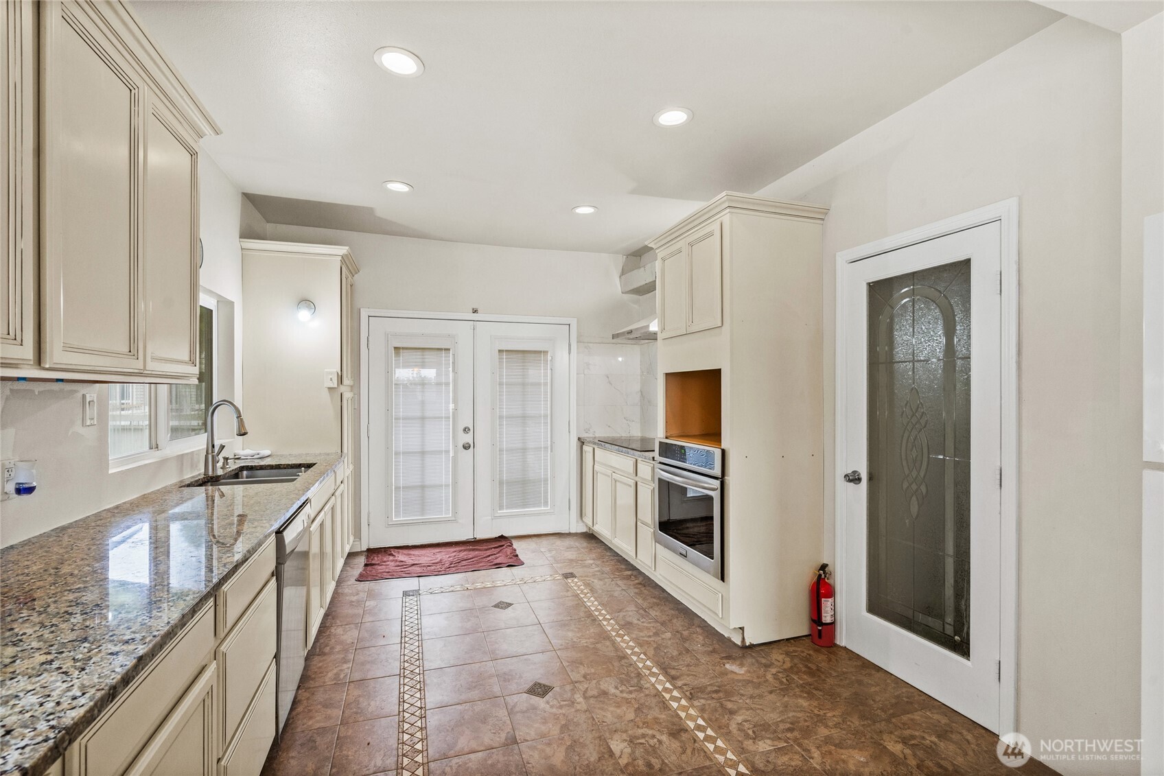 4012 Rucker Avenue Everett, WA 98201 - Photo 2 of 19