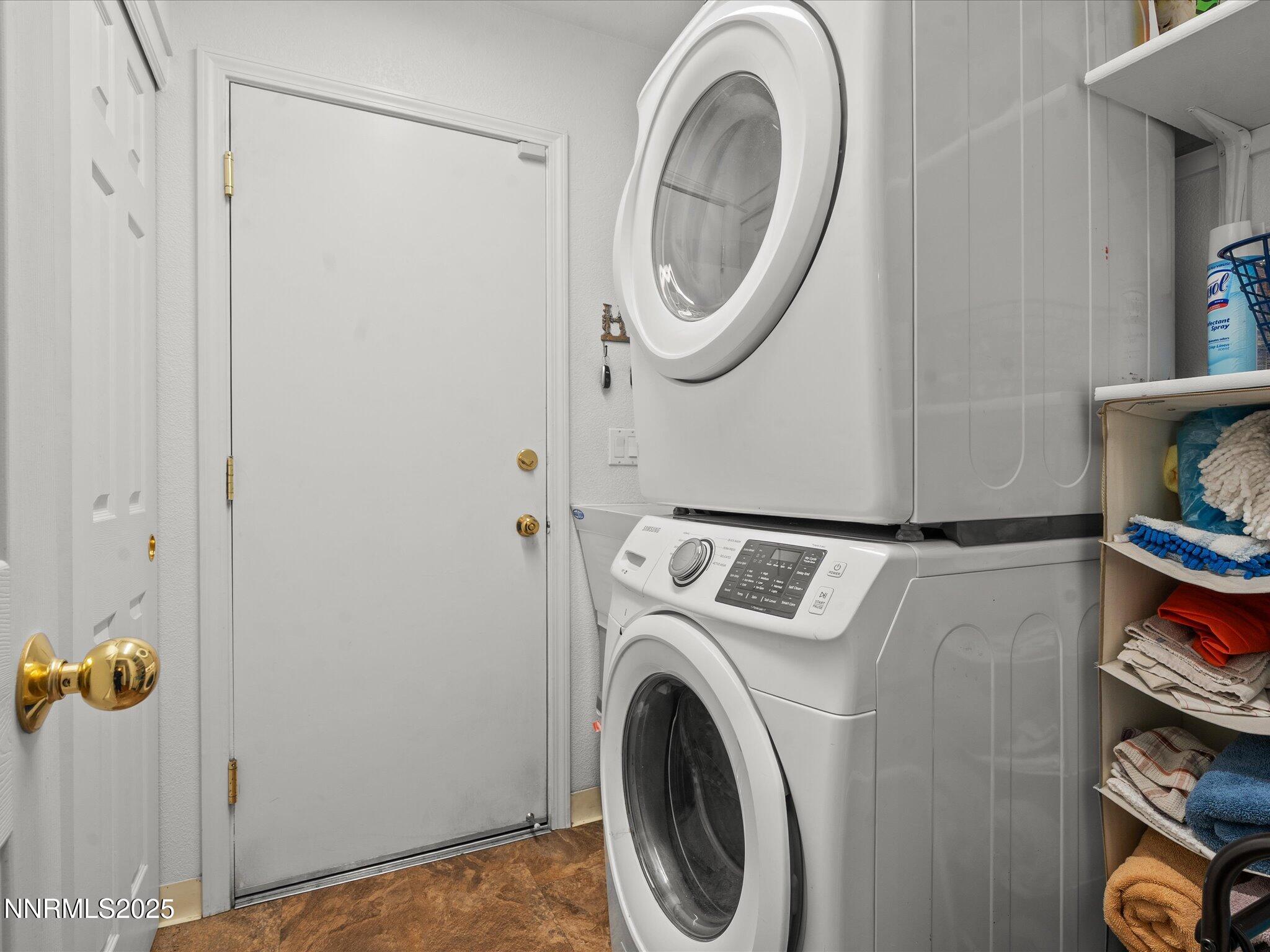17634 Georgetown Court Reno, NV 89508 - Photo 40 of 56 a utility room with dryer and washer