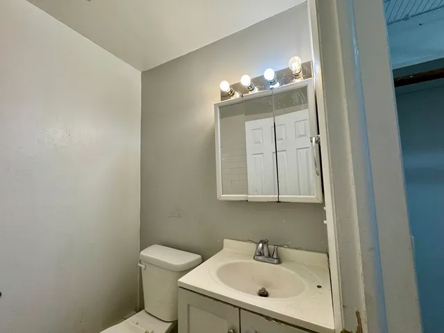 $175,000 | 1075 Higgins Quarters Drive, Unit 3208, Hoffman Estates, IL 60169