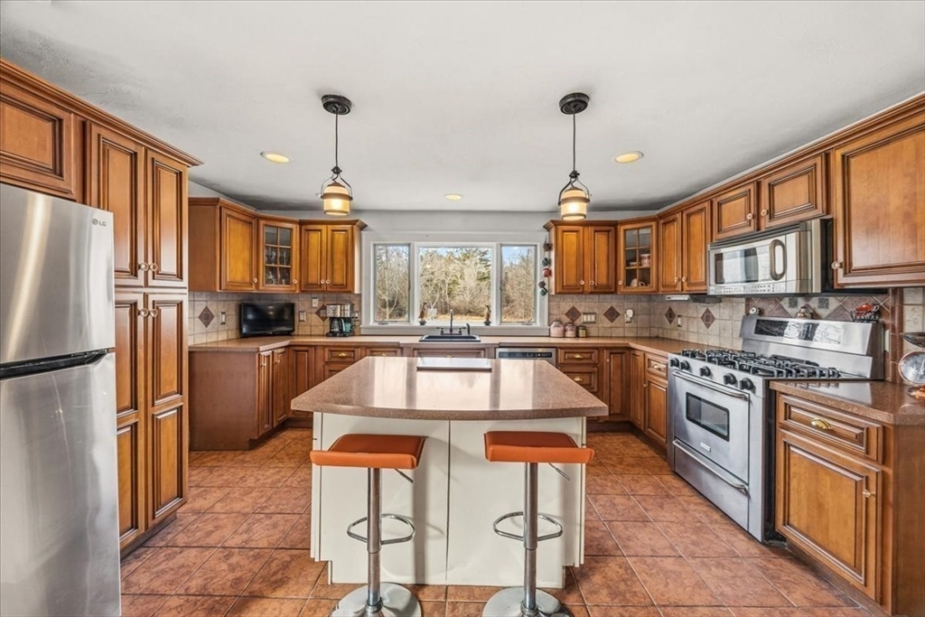 208 South Main Street Raynham, MA 02767 - Photo 13 of 42