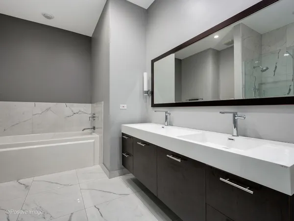 $6,500 | 360 West Illinois Street, Unit 10F, Chicago, IL 60654