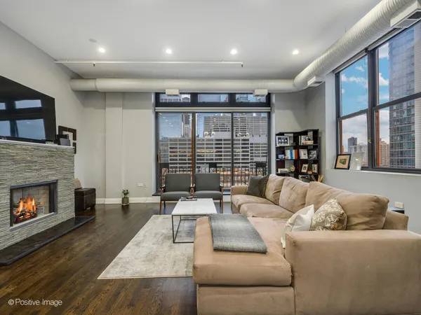 $6,500 | 360 West Illinois Street, Unit 10F, Chicago, IL 60654