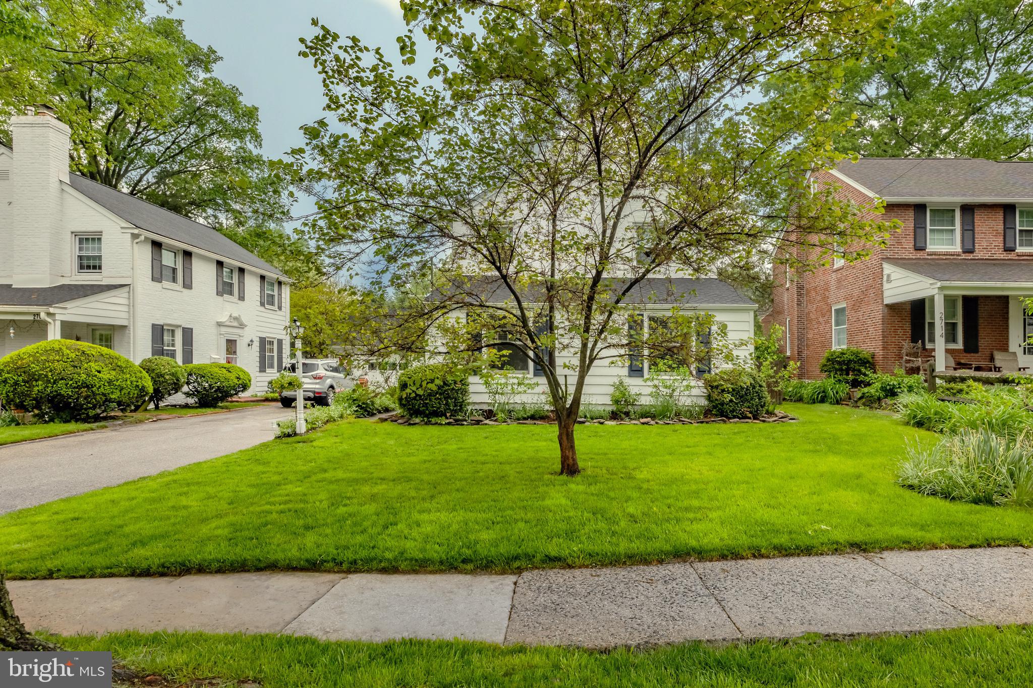 2710 Prescott Road Havertown, PA 19083 - Photo 2 of 38 a front view of a house with a garden