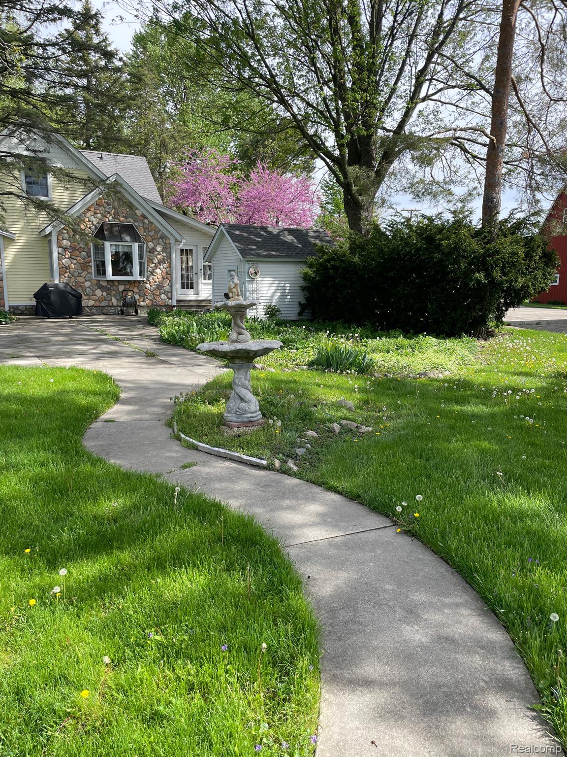 8158 Dryden Road Almont, MI 48003 - Photo 54 of 62 Garden paths