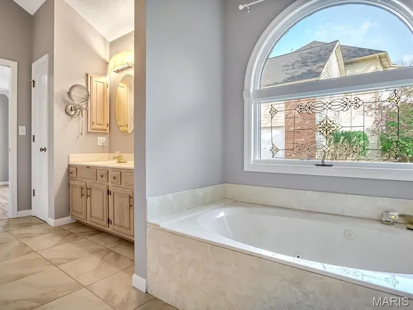 $349,000 | 1 Eagle Court, Edwardsville, IL 62025