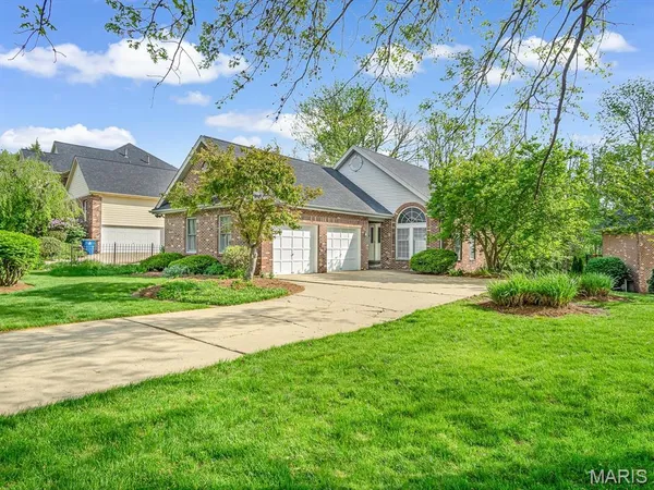 $349,000 | 1 Eagle Court, Edwardsville, IL 62025