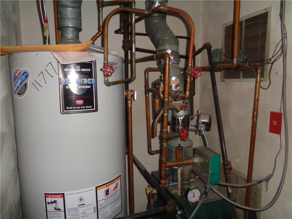 45 Reed Street Warwick, RI 02886 - Photo 13 of 29