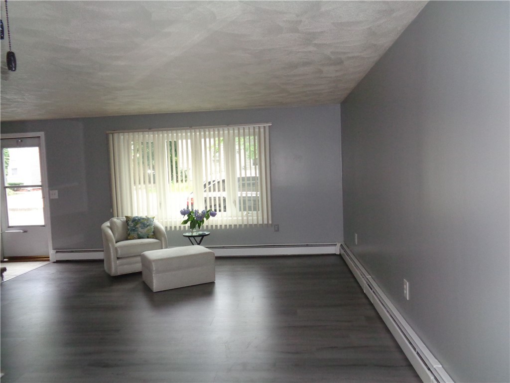 45 Reed Street Warwick, RI 02886 - Photo 3 of 29