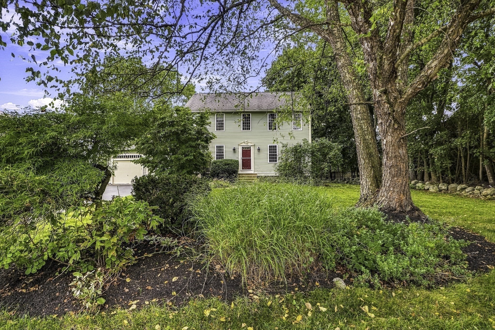 21 Lyons Road Dudley, MA 01571 - Photo 4 of 39 Gallery Image 4