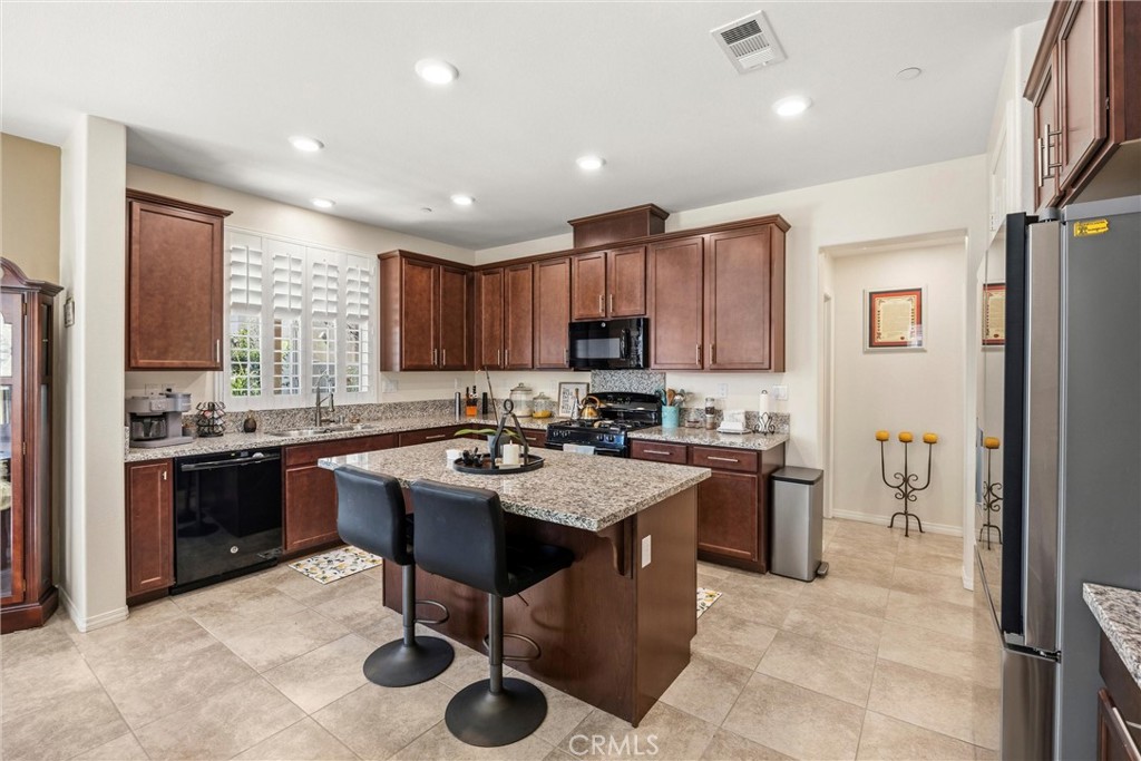 3826 Bur Oak Road San Bernardino, CA 92407 - Photo 15 of 51