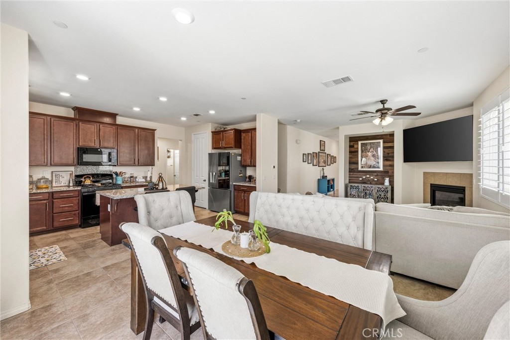 3826 Bur Oak Road San Bernardino, CA 92407 - Photo 17 of 51