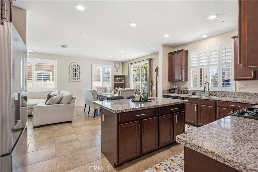 3826 Bur Oak Road San Bernardino, CA 92407 - Photo 2 of 51