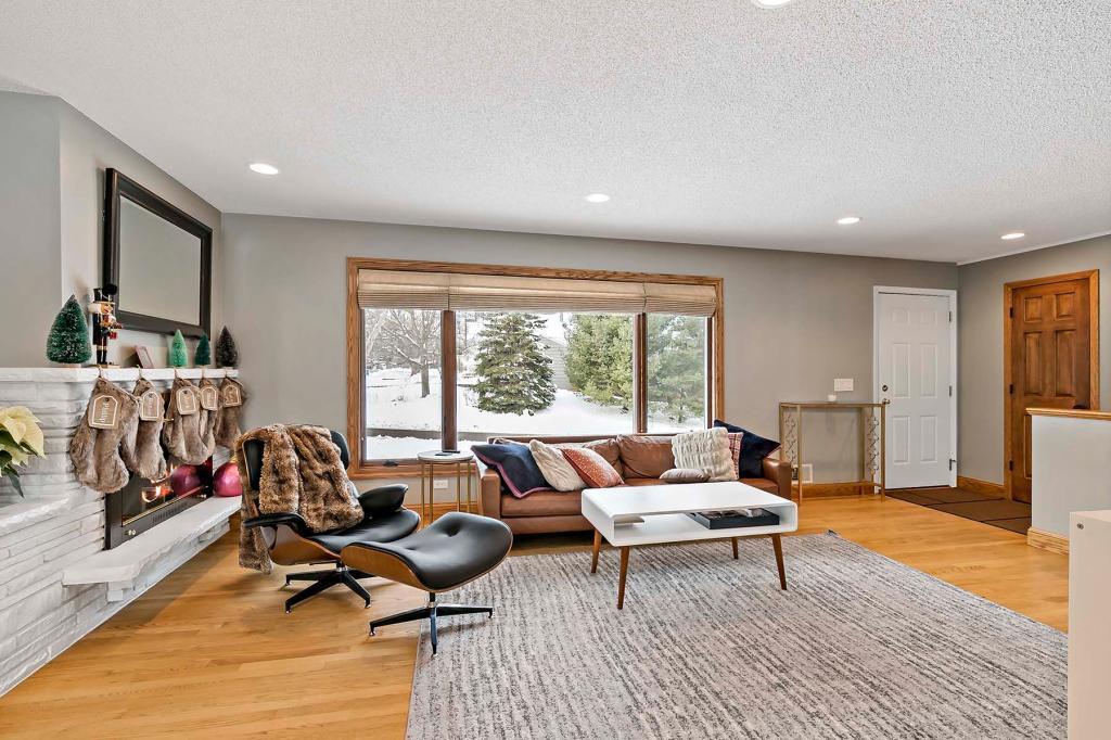 6109 Code Avenue Edina, MN 55436 - Photo 3 of 42