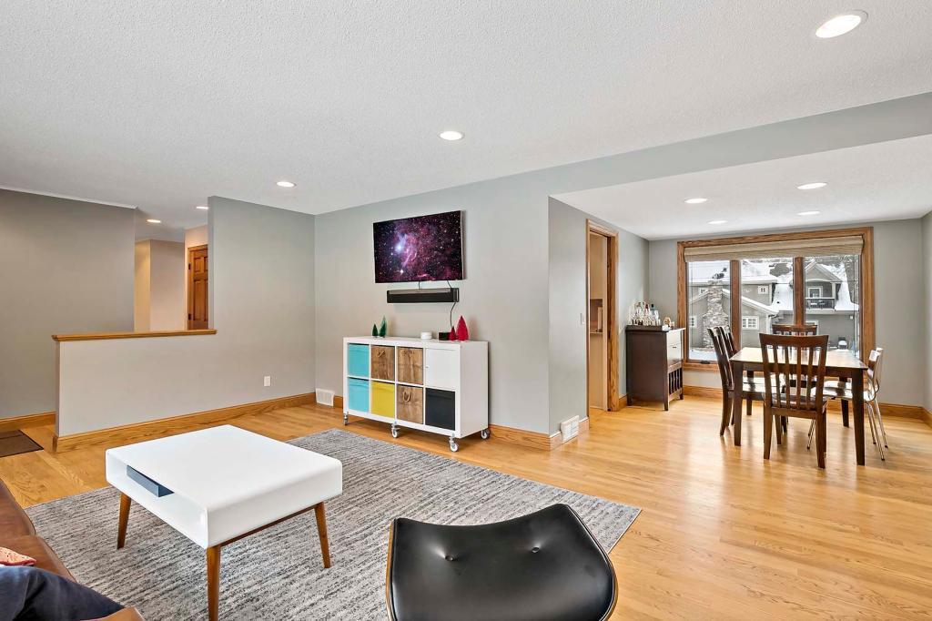 6109 Code Avenue Edina, MN 55436 - Photo 4 of 42