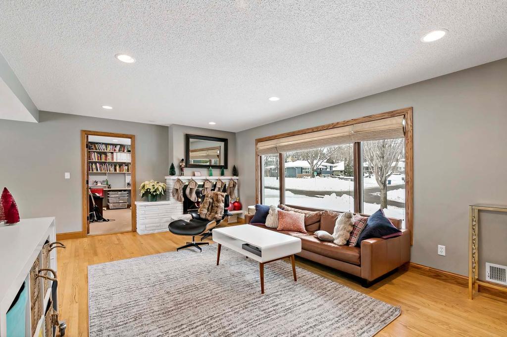 6109 Code Avenue Edina, MN 55436 - Photo 5 of 42