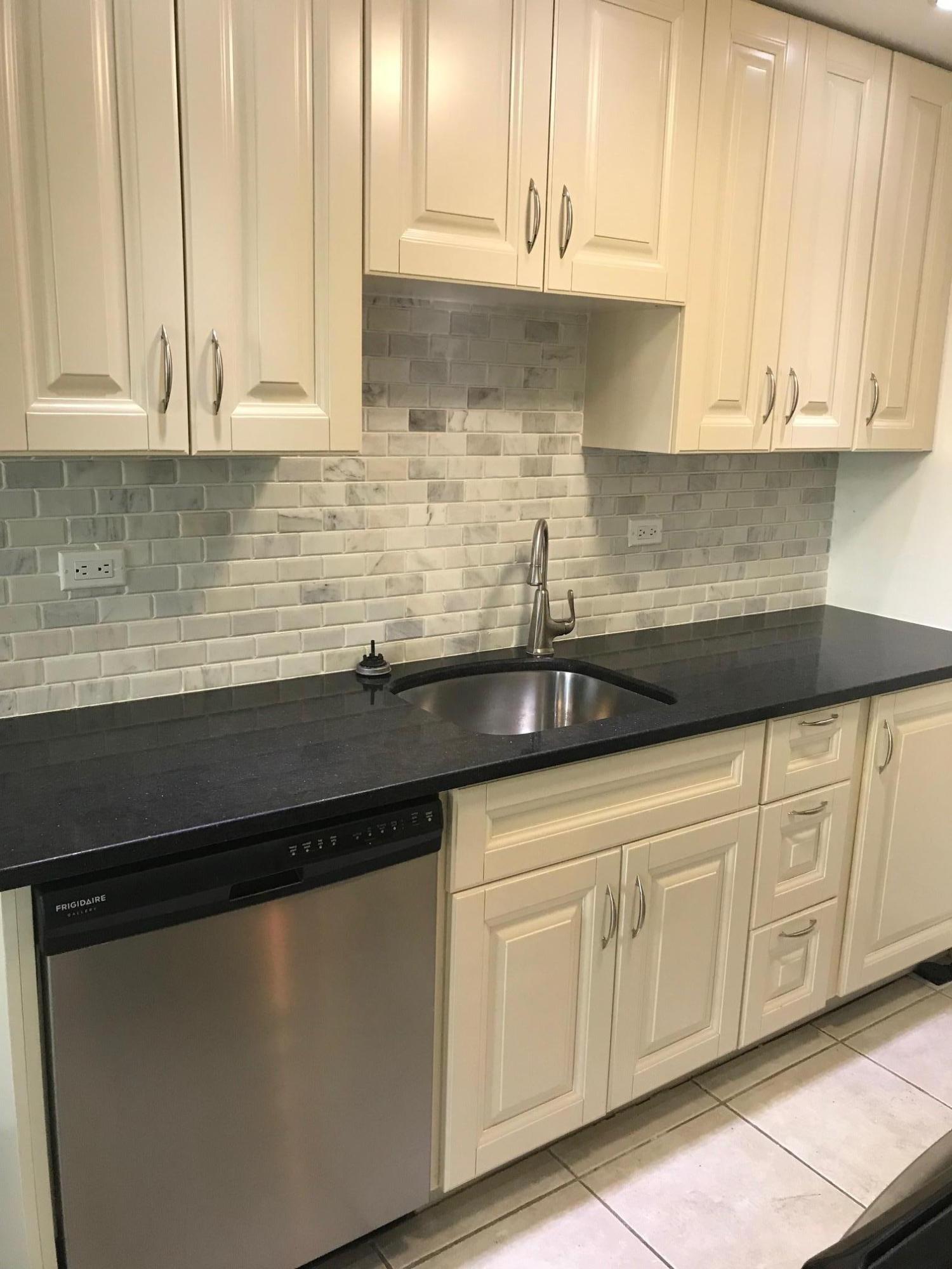 1046 Cornwall C, Unit 1046 Boca Raton, FL 33434 - Photo 2 of 11 IMG_2718