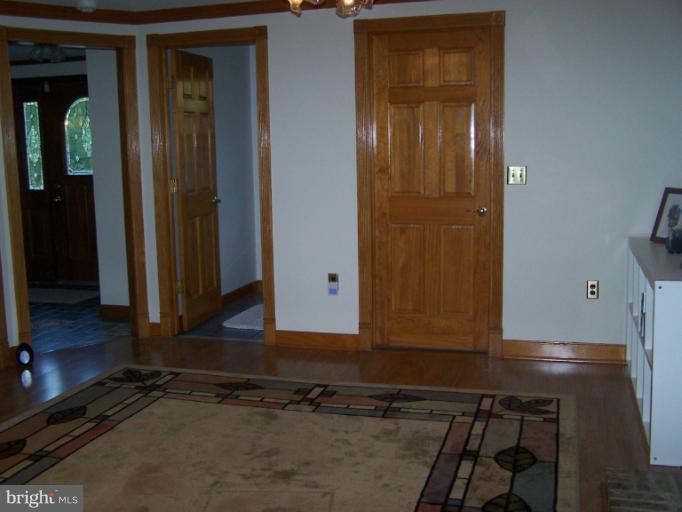 5422 Aylor Road Fairfax, VA 22032 - Photo 17 of 30 Family Room