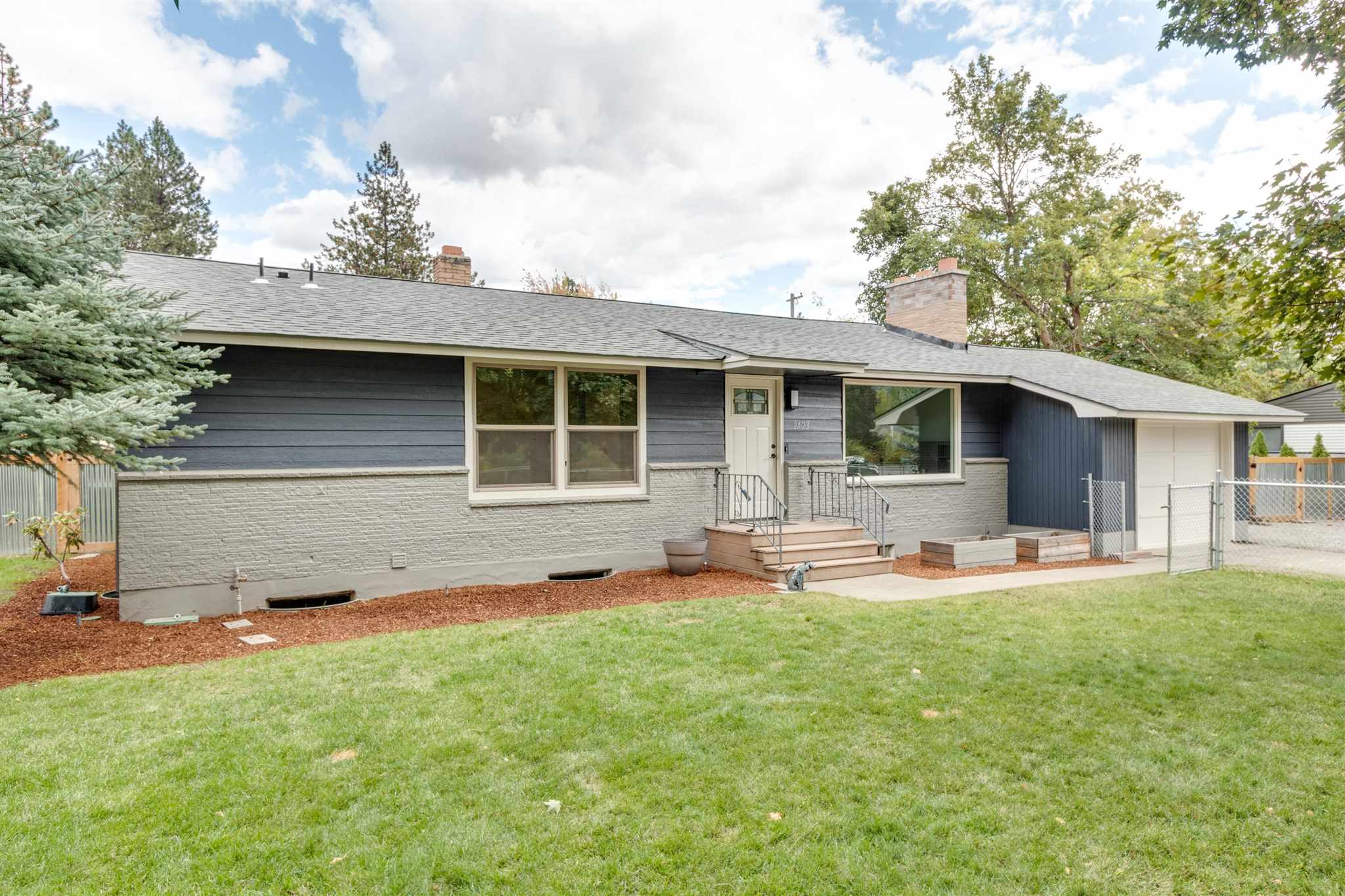 2423 South Sunrise Road Spokane Valley, WA 99206 - Photo 1 of 40 Gallery Image 1