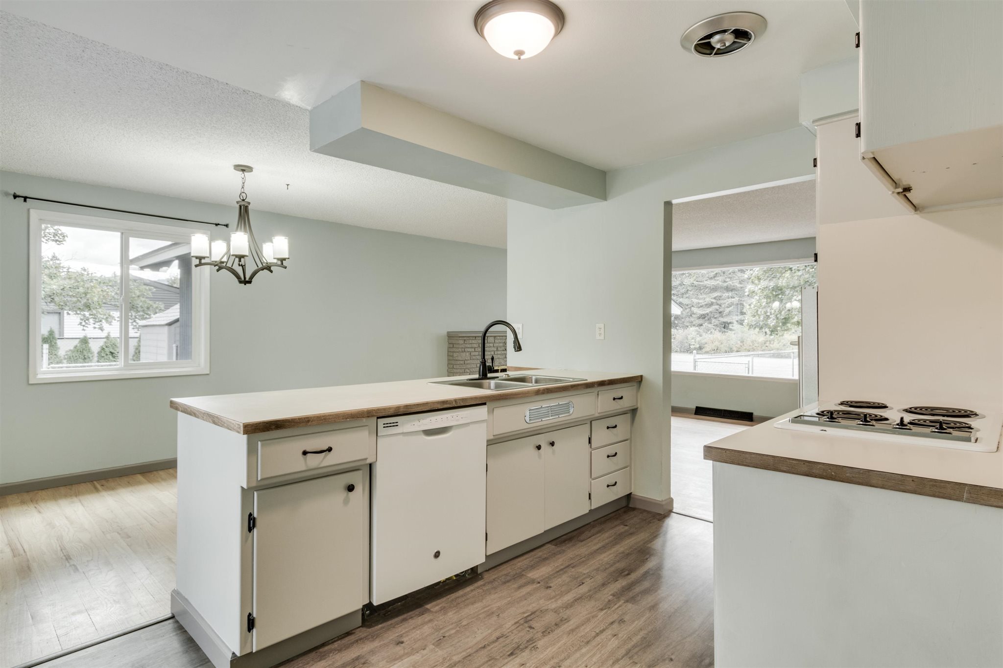 2423 South Sunrise Road Spokane Valley, WA 99206 - Photo 13 of 40 Gallery Image 13
