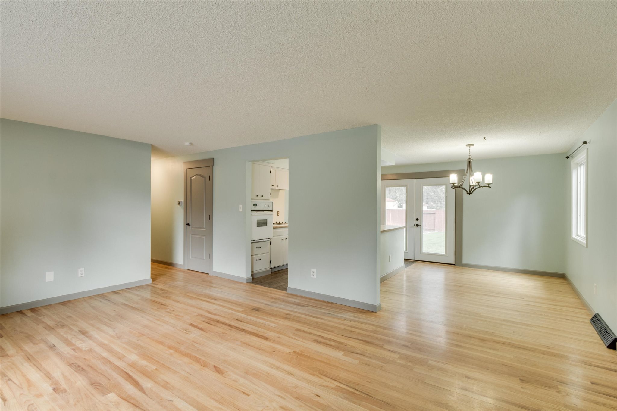 2423 South Sunrise Road Spokane Valley, WA 99206 - Photo 7 of 40 Gallery Image 7