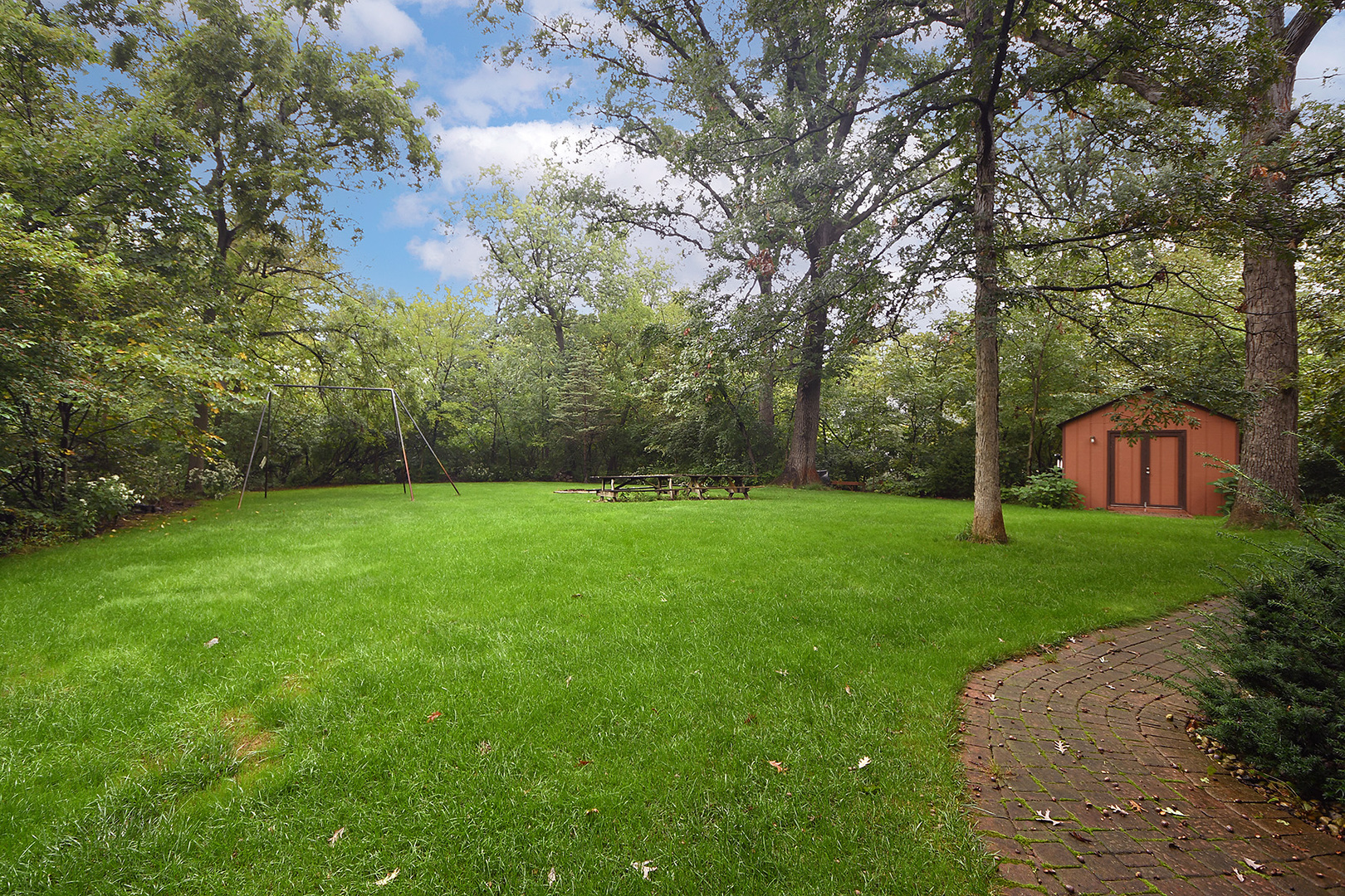 12612 West Hadley Road Homer Glen, IL 60491 - Photo 33 of 39 a view of a garden with a tree