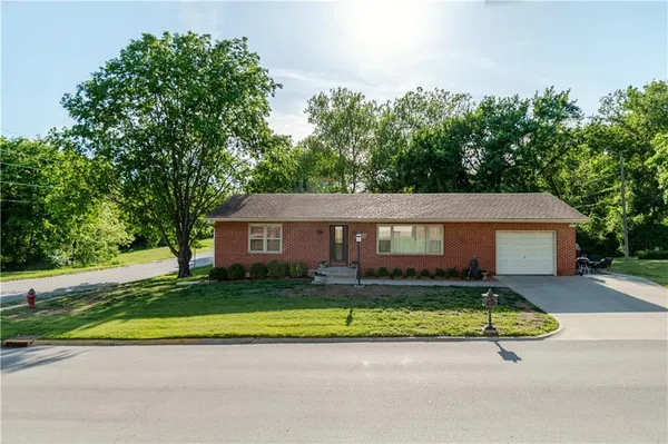 $194,000 | 1001 Maple Street, Atchison, KS 66002