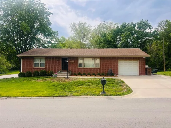 $194,000 | 1001 Maple Street, Atchison, KS 66002