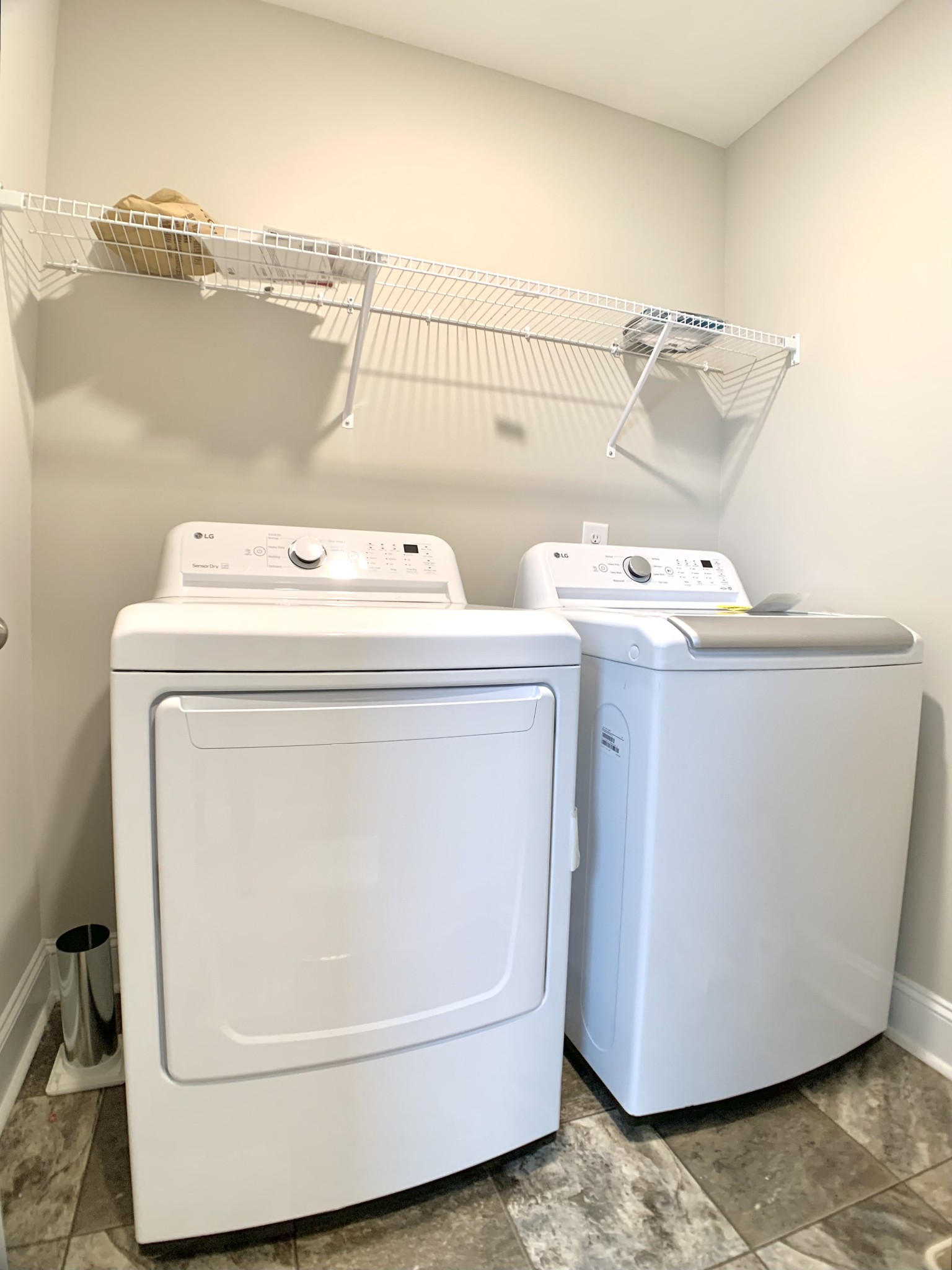 208 Copeland Road Clarksville, TN 37042 - Photo 23 of 35 a utility room with dryer and washer