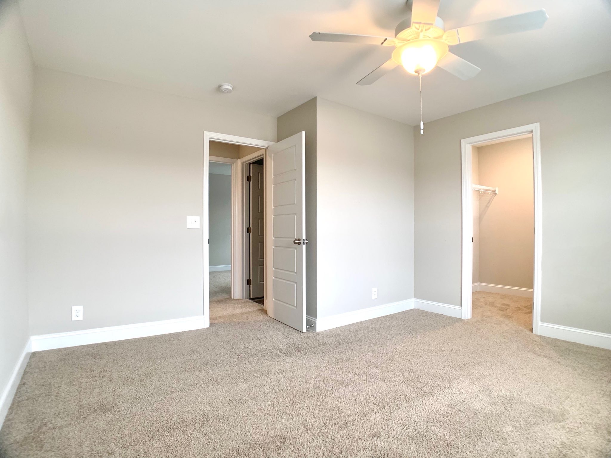 208 Copeland Road Clarksville, TN 37042 - Photo 28 of 35 an empty room with a bathroom