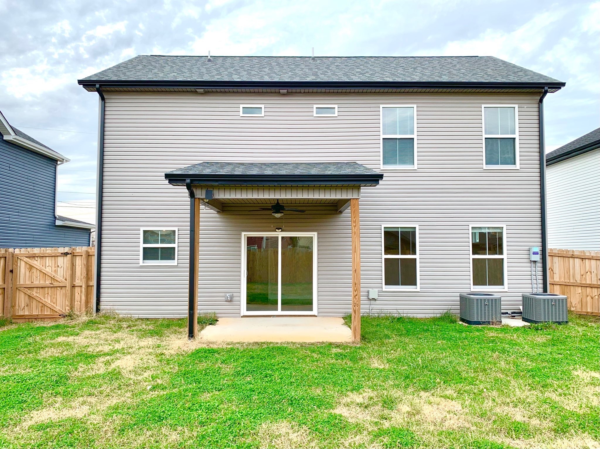 208 Copeland Road Clarksville, TN 37042 - Photo 35 of 35 a front view of a house with a garden