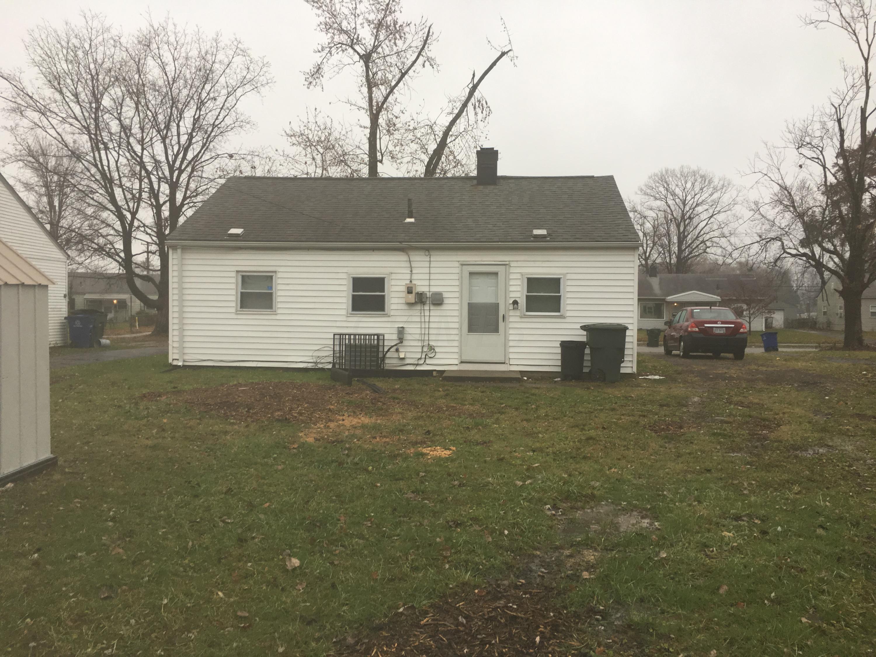 119 South Hampton Road Columbus, OH 43213 - Photo 3 of 10