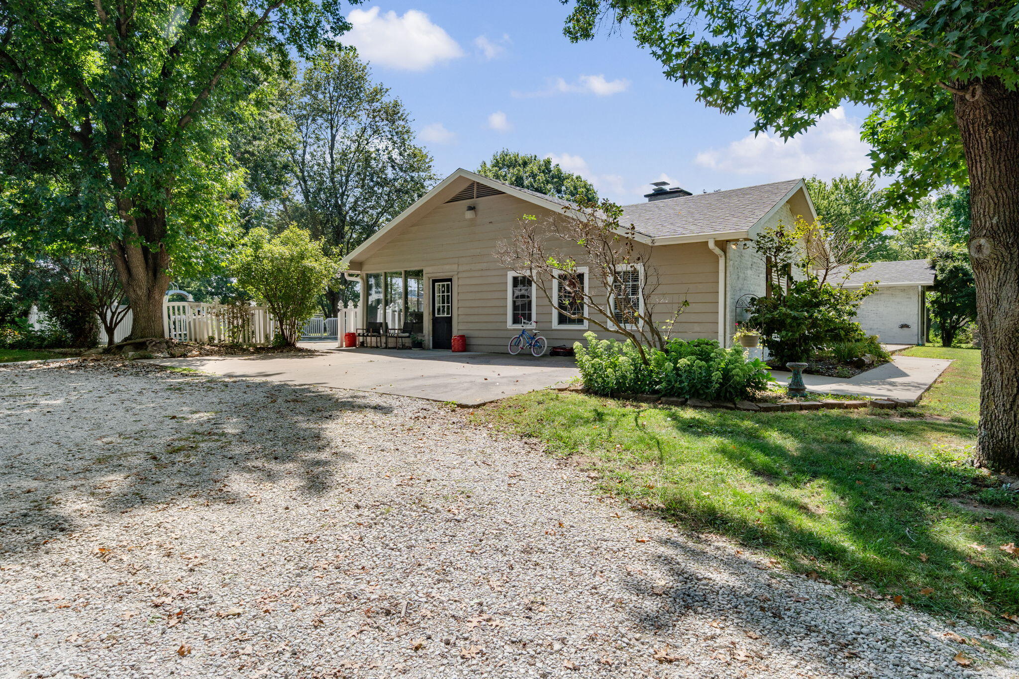 13242 Prairie Lick Road Boonville, MO 65233 - Photo 5 of 54 Gallery Image 5