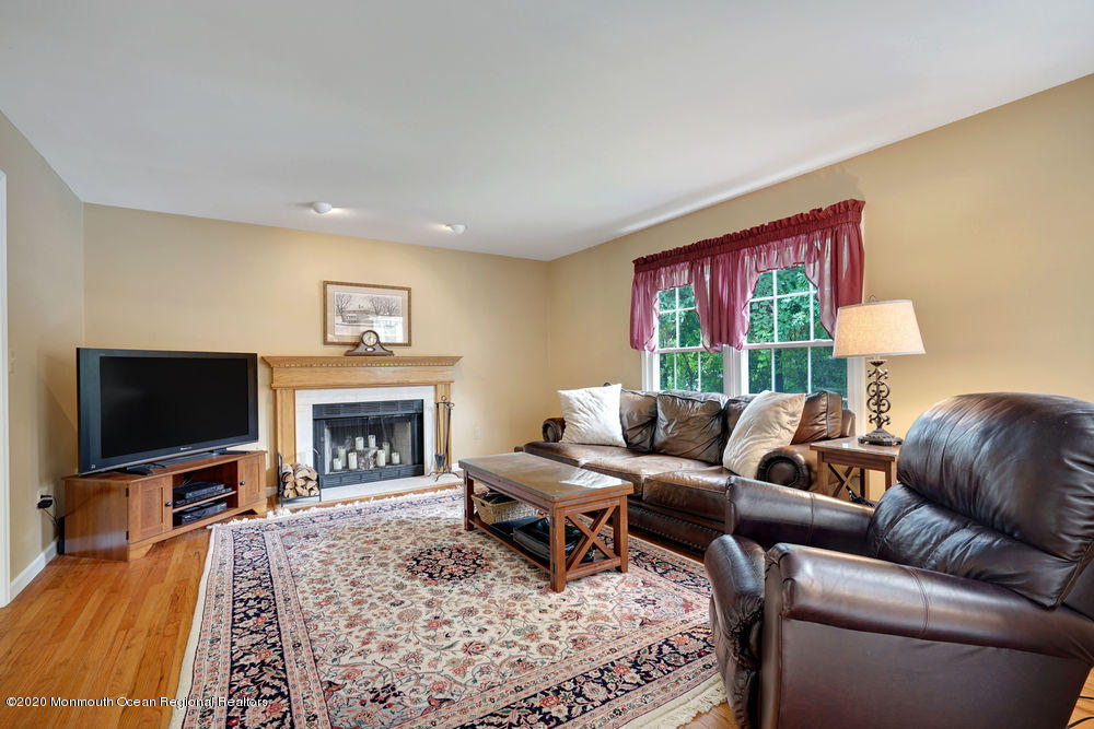 1510 Dubac Road Wall, NJ 07719 - Photo 4 of 29 012_dsc04300-dsc04304