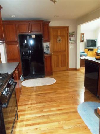 27 Fenelon Road Framingham, MA 01702 - Photo 3 of 30 Gallery Image 3
