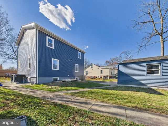 a view of a walk in closet