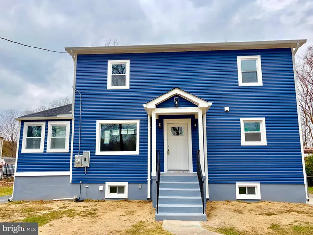 $899,999 | 5010 Pierce Avenue, College Park, MD 20740