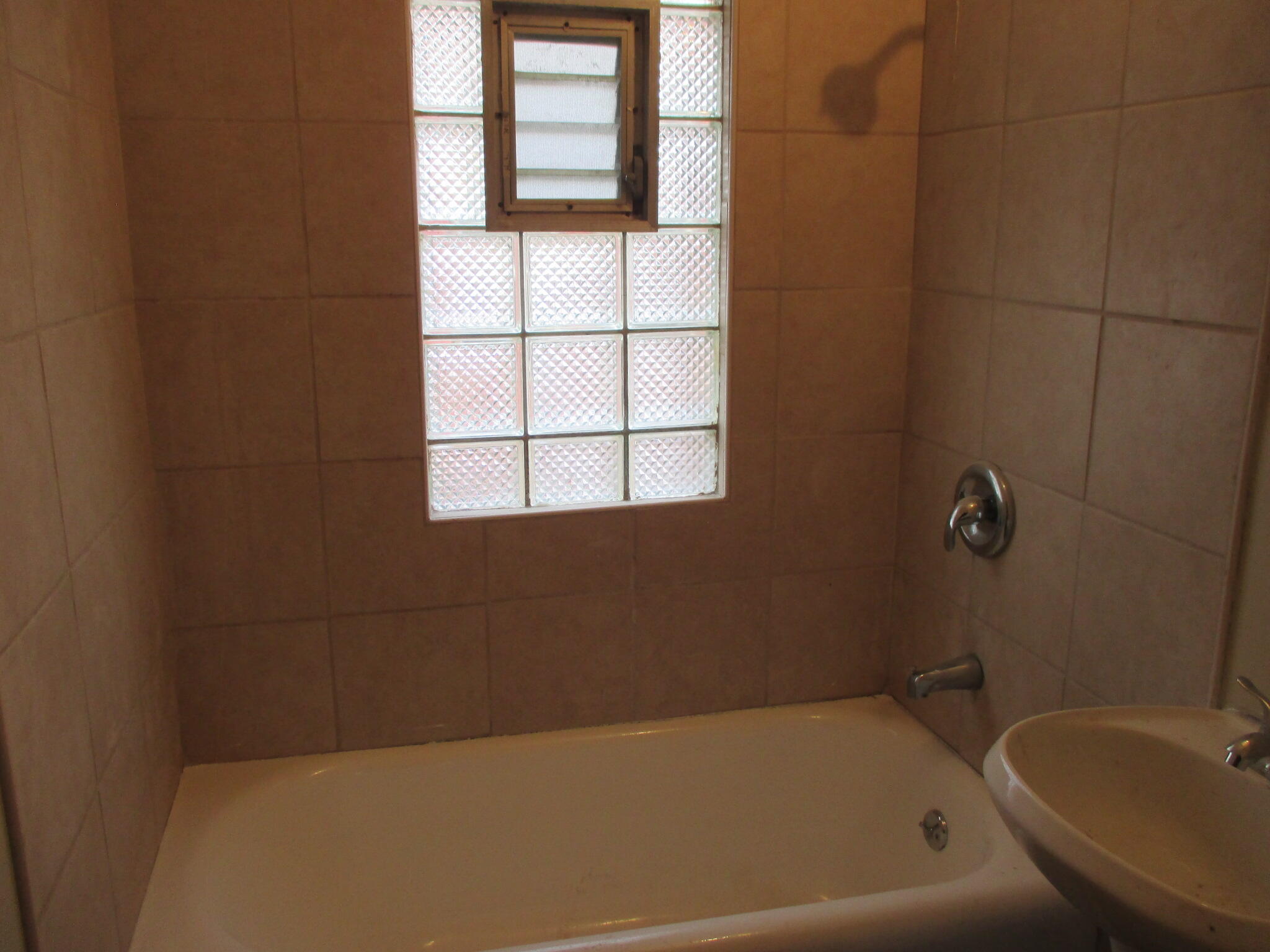 2848 North 50th Street, Unit 2850 Milwaukee, WI 53210 - Photo 7 of 39 IMG_2981