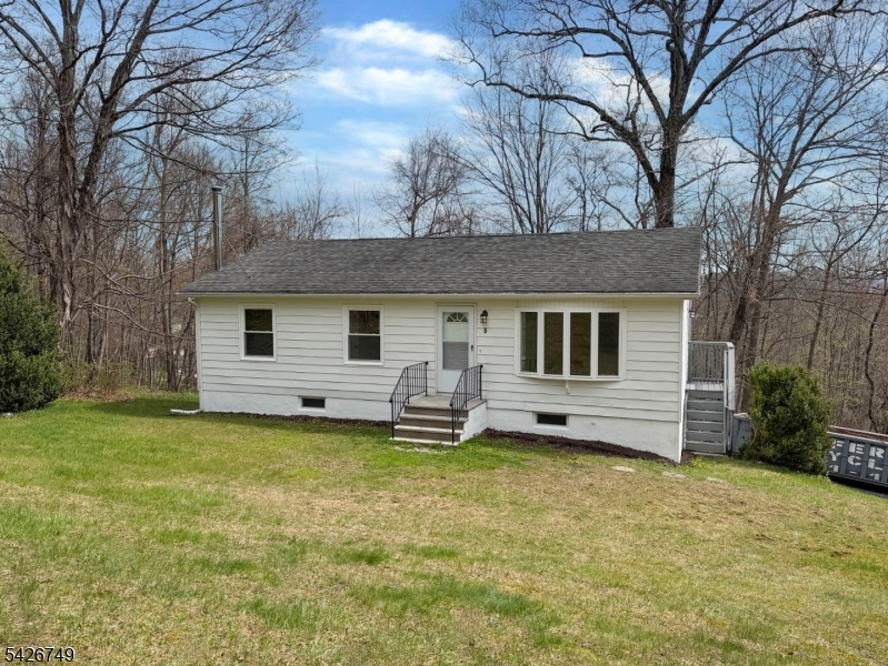 9 Fern Court Wantage, NJ 07461 - Photo 2 of 22