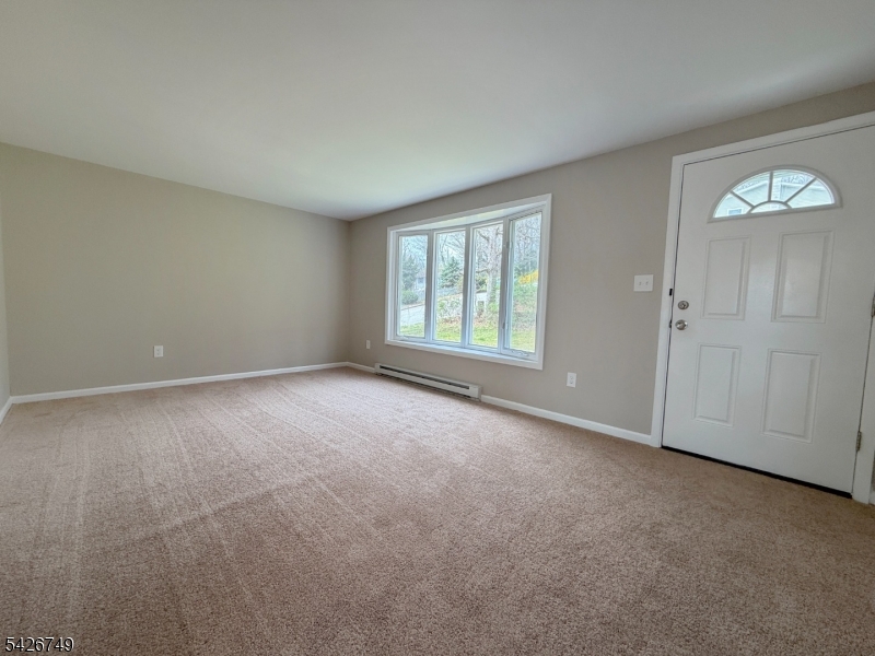 9 Fern Court Wantage, NJ 07461 - Photo 4 of 22