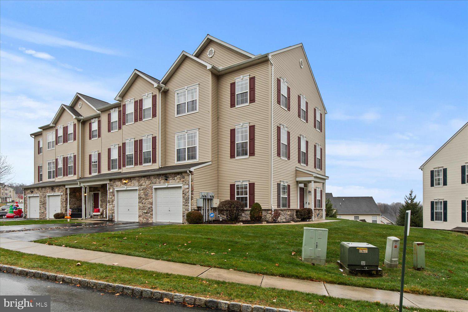 470 Marion Road, Unit 470 York, PA 17406 - Photo 8 of 46 Gallery Image 8
