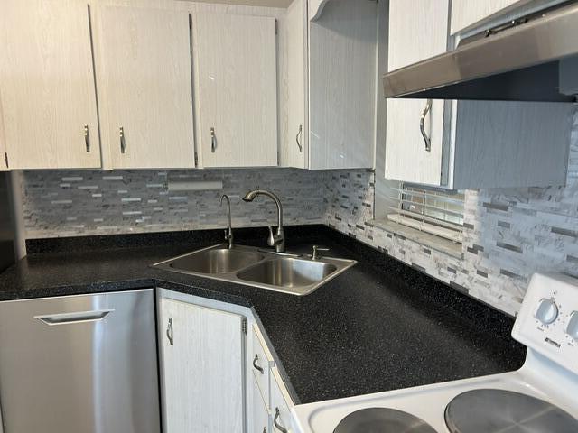 1982 Southwest Palm City Road, Unit F Stuart, FL 34994 - Photo 5 of 37 IMG_1633