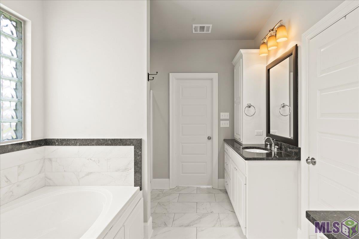 8335 Seville Court Baton Rouge, LA 70820 - Photo 14 of 31 Gallery Image 14
