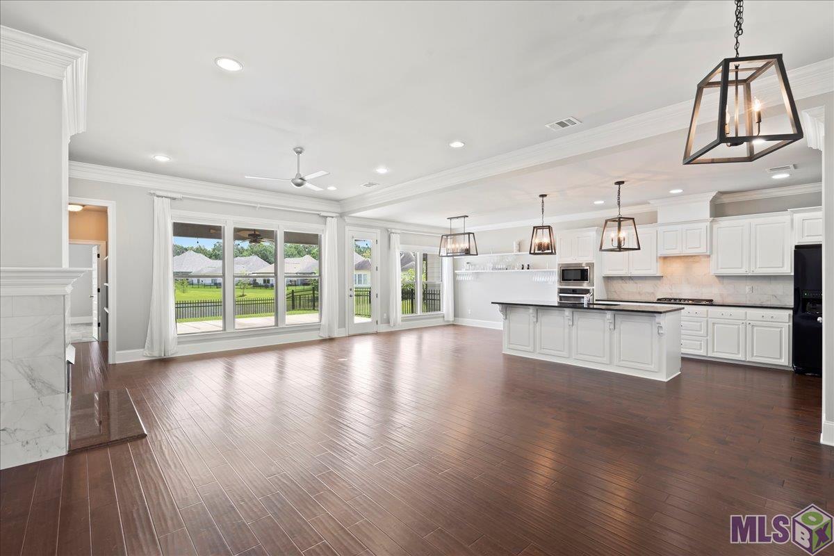 8335 Seville Court Baton Rouge, LA 70820 - Photo 3 of 31 Gallery Image 3