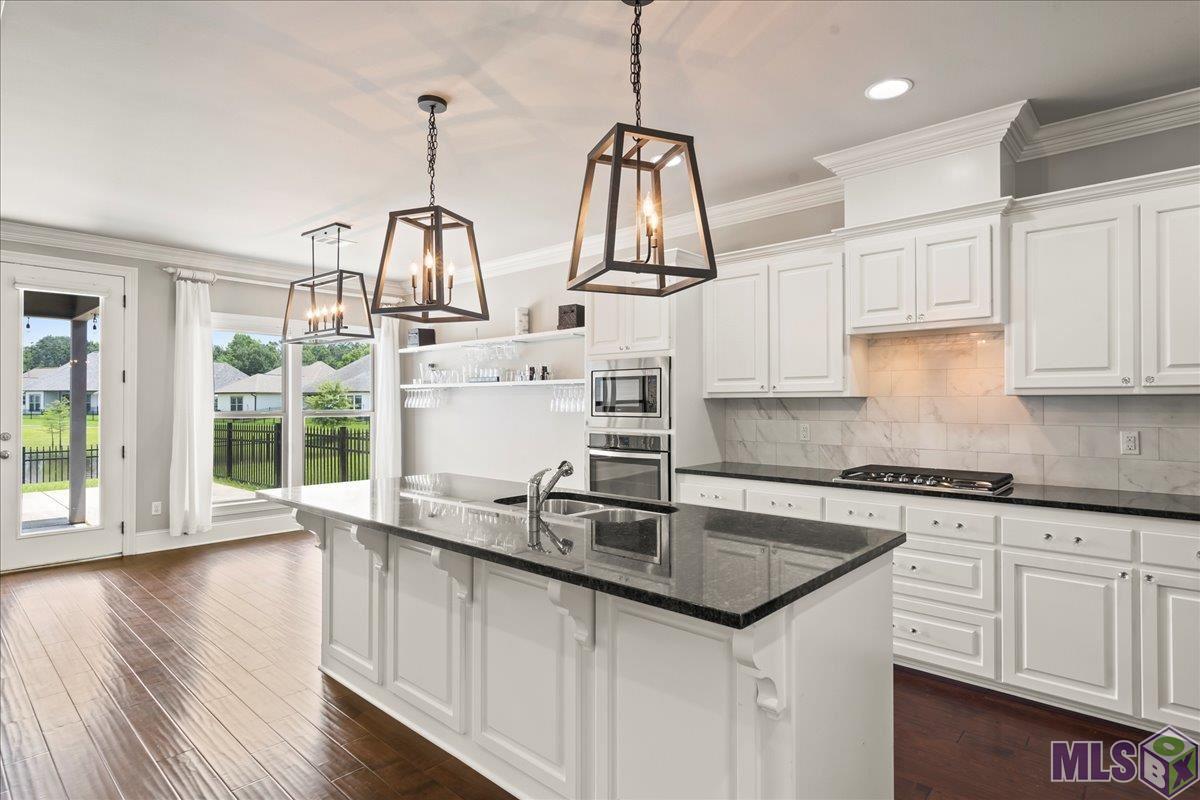 8335 Seville Court Baton Rouge, LA 70820 - Photo 4 of 31 Gallery Image 4