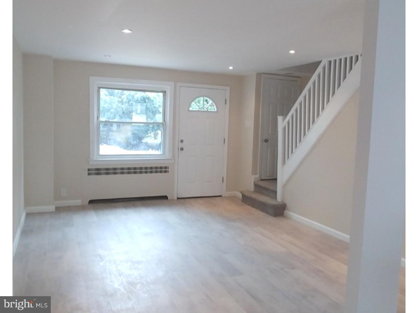444 Littlecroft Road Upper Darby, PA 19082 - Photo 3 of 10 Living Room