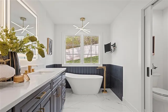 $2,450,000 | 4963 Ward Parkway, Kansas City, MO 64112